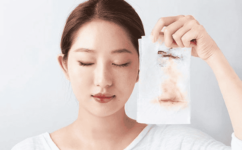 Bước 1. Tẩy trang