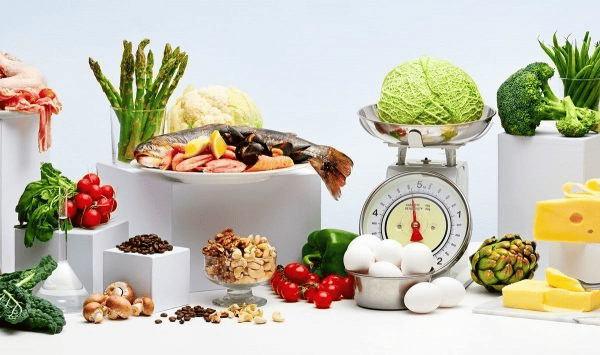Cải thiện ăn uống bằng chế độ nhiều rau xanh giàu vitamin, khoáng chất