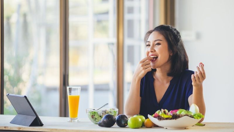 Diệp lục có khả năng loại bỏ độc tố và kim loại nặng ra khỏi cơ thể, giúp làm sạch máu và cải thiện chức năng gan