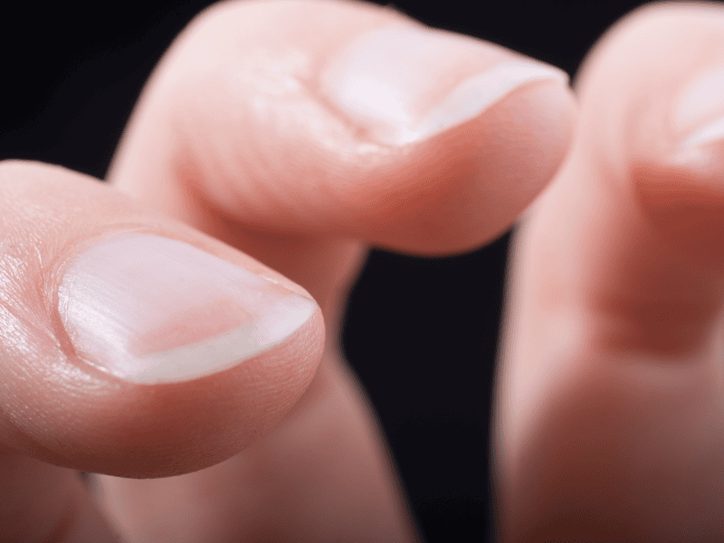 Không chỉ chăm sóc làn da, collagen còn đóng vai trò quan trọng trong việc nuôi dưỡng tóc và móng chắc khỏe