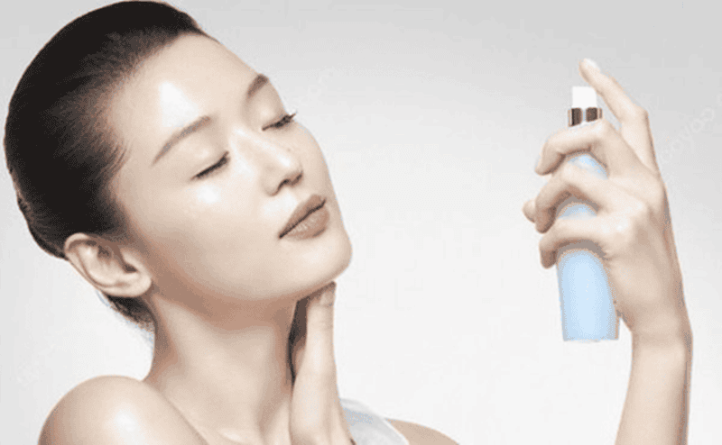 Lạm dung sản phẩm chăm sóc da gây mụn ẩn