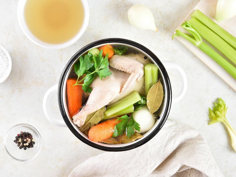 Collagen type 2 có nhiều trong mô sụn, da và xương của động vật, đặc biệt là gia cầm