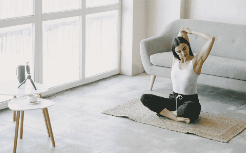 Giữ tinh thần thoải mái, hạn chế stress giúp ngăn ngừa nám da