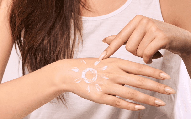 Bảo vệ da khỏi tác hại của ánh nắng mặt trời là cách tăng lượng collagen cho da mặt