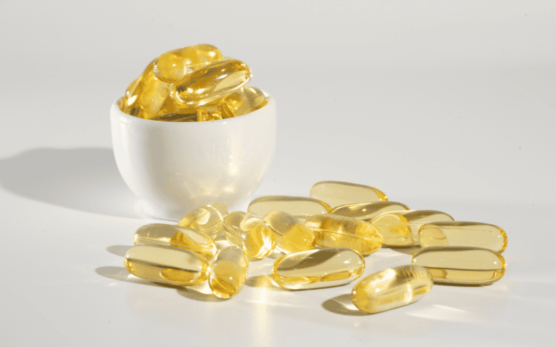 Omega-3 là nhóm axit béo không no thiết yếu, cơ thể không thể tự tổng hợp mà phải bổ sung từ thực phẩm hàng ngày hoặc viên uống
