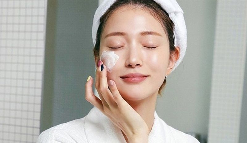 Kết hợp sản phẩm dưỡng da sau khi tẩy tế bào chết da nhạy cảm