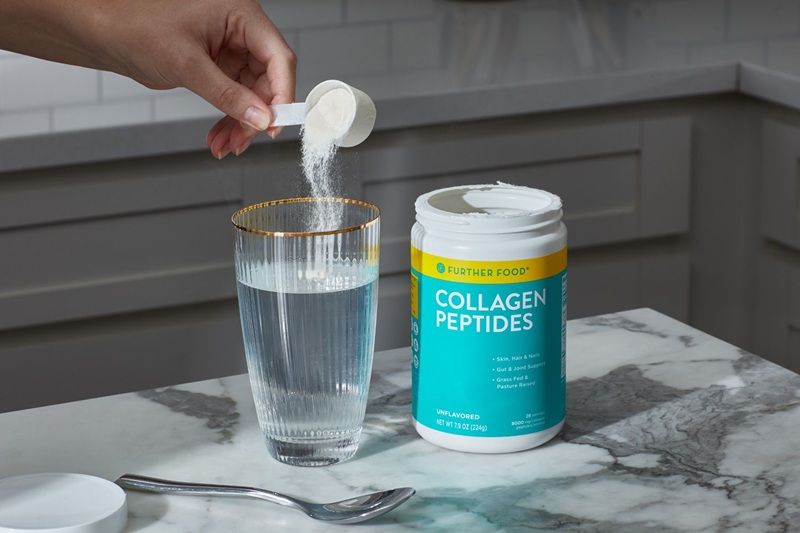 Collagen Peptides là sản phẩm nổi bật của hãng, được sản xuất từ nguồn bò hữu cơ ăn cỏ và không chứa bất kỳ chất tạo mùi hay tạo màu nào