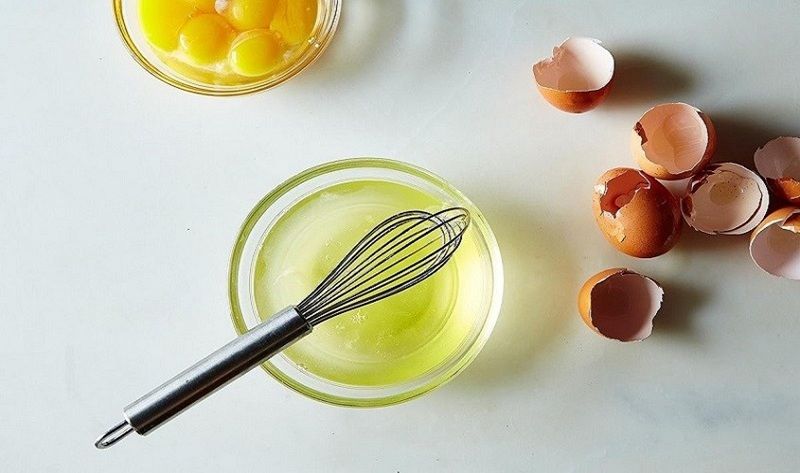 Trị mụn đầu đen đối với các nàng da khô