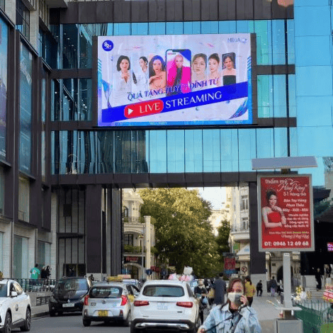 “Cơn lốc màu xanh” Mega Party phủ sóng Hà Nội & TP HCM