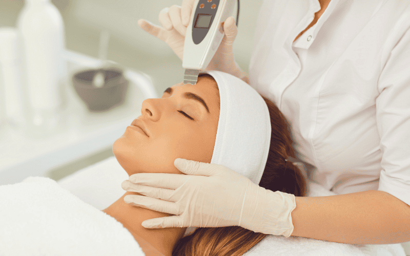  Áp dụng liệu pháp chăm sóc da chuyên sâu để tăng lượng collagen cho da mặt