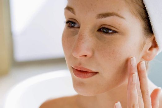 Skincare cho da hỗn hợp thiên khô luôn ẩm mịn mà ít ai biết