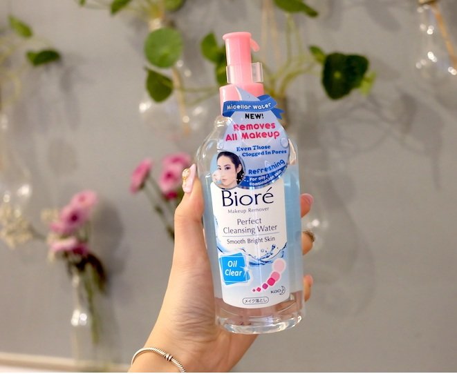 Biore-perfect-cleansing-water-oil-clear