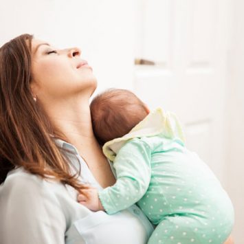 Mất ngủ sau sinh: Nguyên nhân, triệu chứng, cách trị