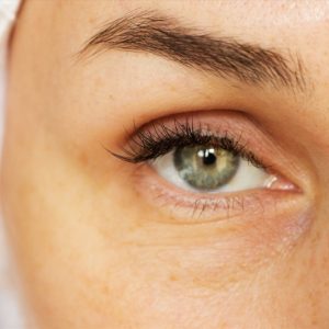 Tại sao cần sử dụng serum dành cho mắt